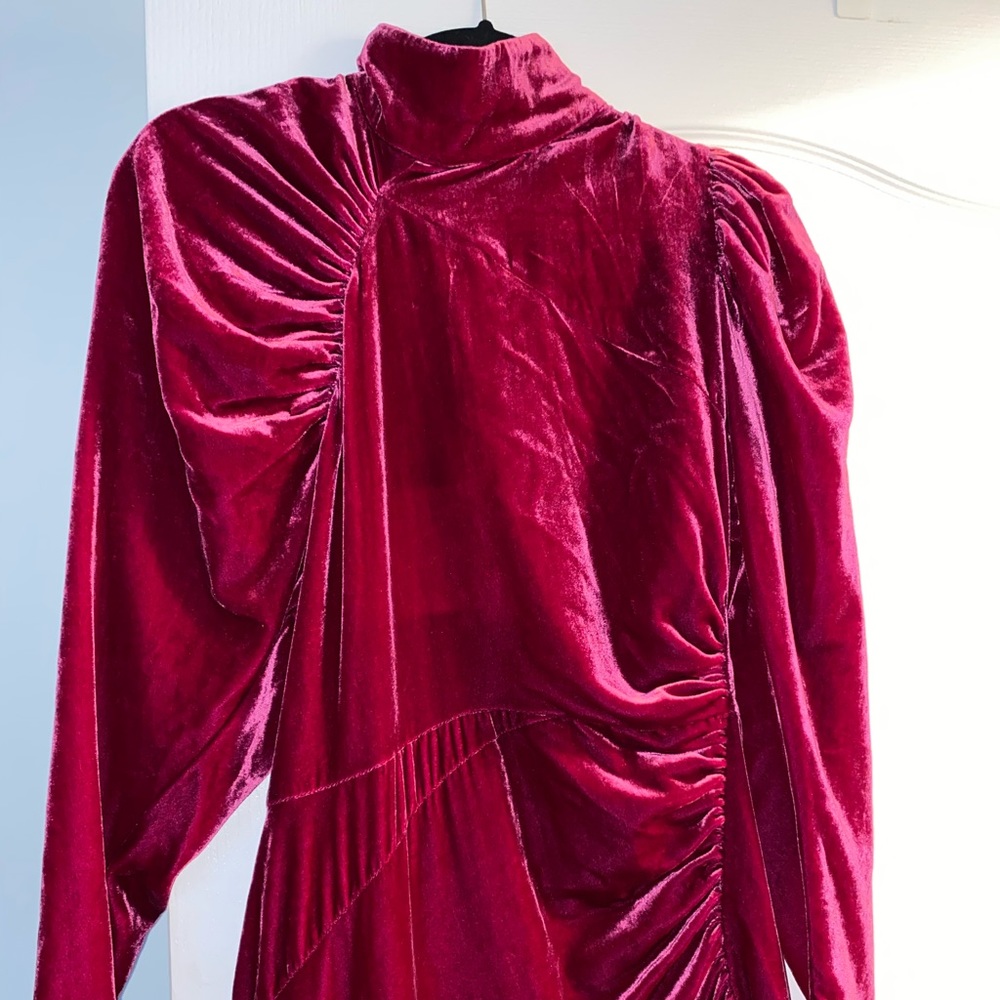 SOLD*** ROTATE DRESS figure flattering - Picture 15 of 17